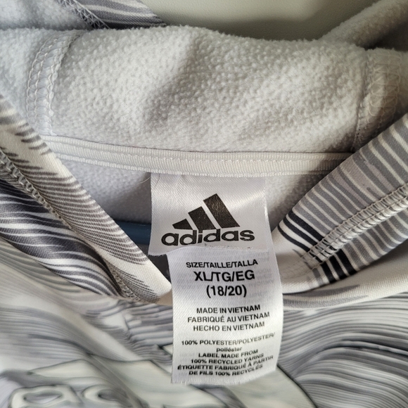 Adidas boys XL sweatshirt - Picture 3 of 4